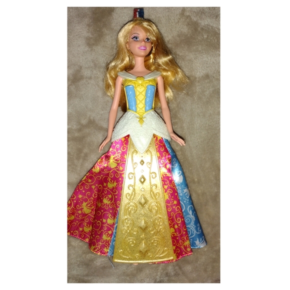 Disney Princess Sleeping Beauty doll - Picture 3 of 10